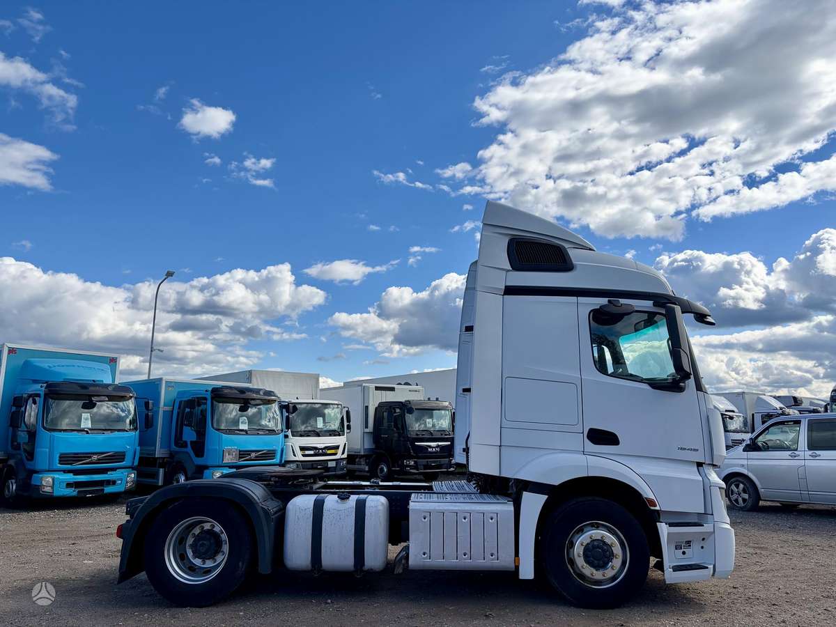 Mercedes-Benz Actros 1845 Stream Space, single sleeper
