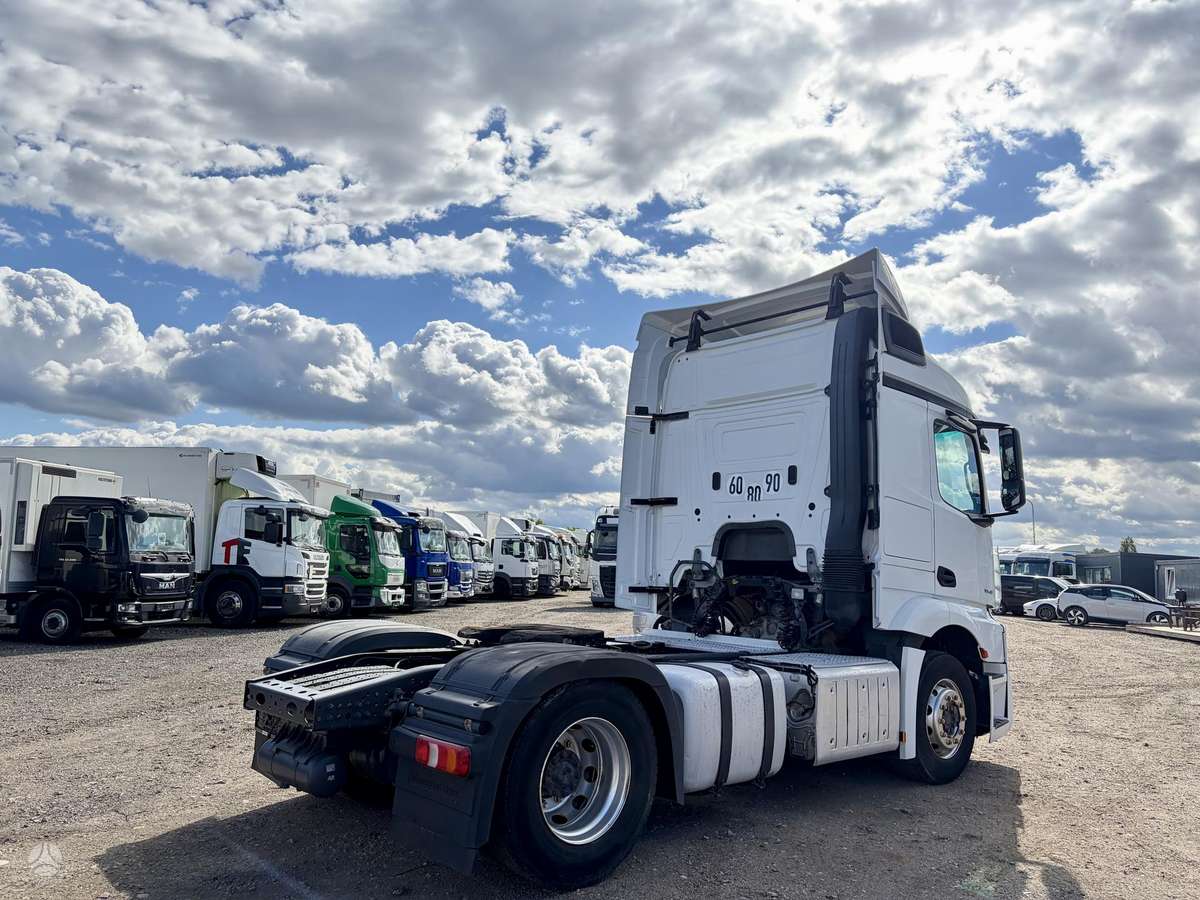 Mercedes-Benz Actros 1845 Stream Space, single sleeper