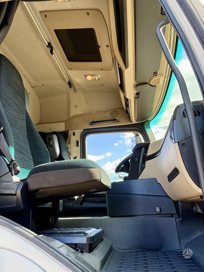 Mercedes-Benz Actros 1845 Stream Space, single sleeper