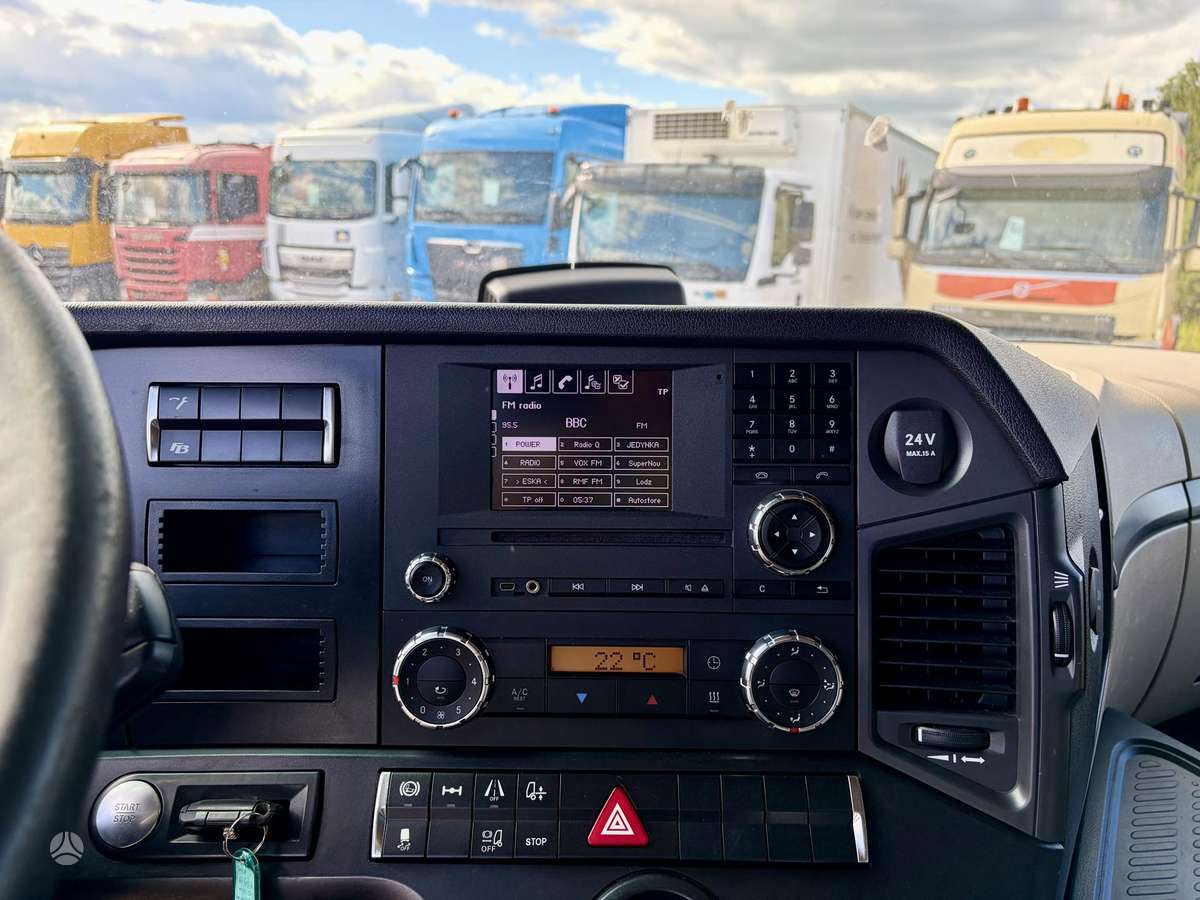 Mercedes-Benz Actros 1845 Stream Space, single sleeper