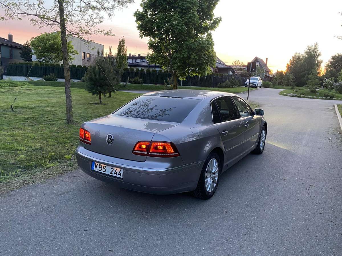 Volkswagen Phaeton - 5