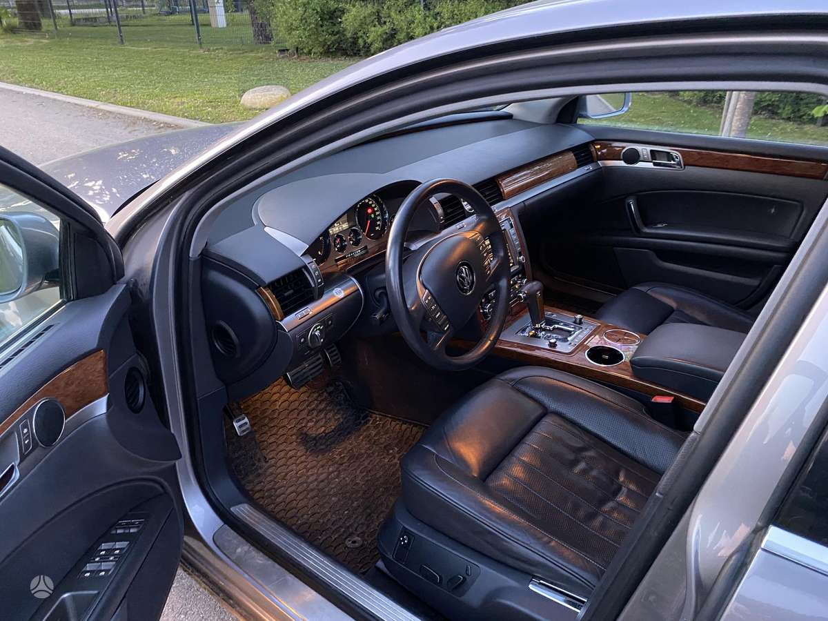 Volkswagen Phaeton - 7