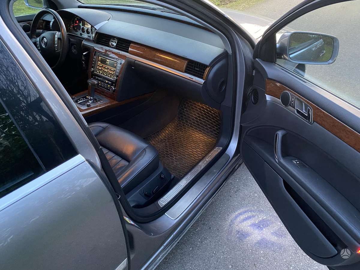 Volkswagen Phaeton - 10