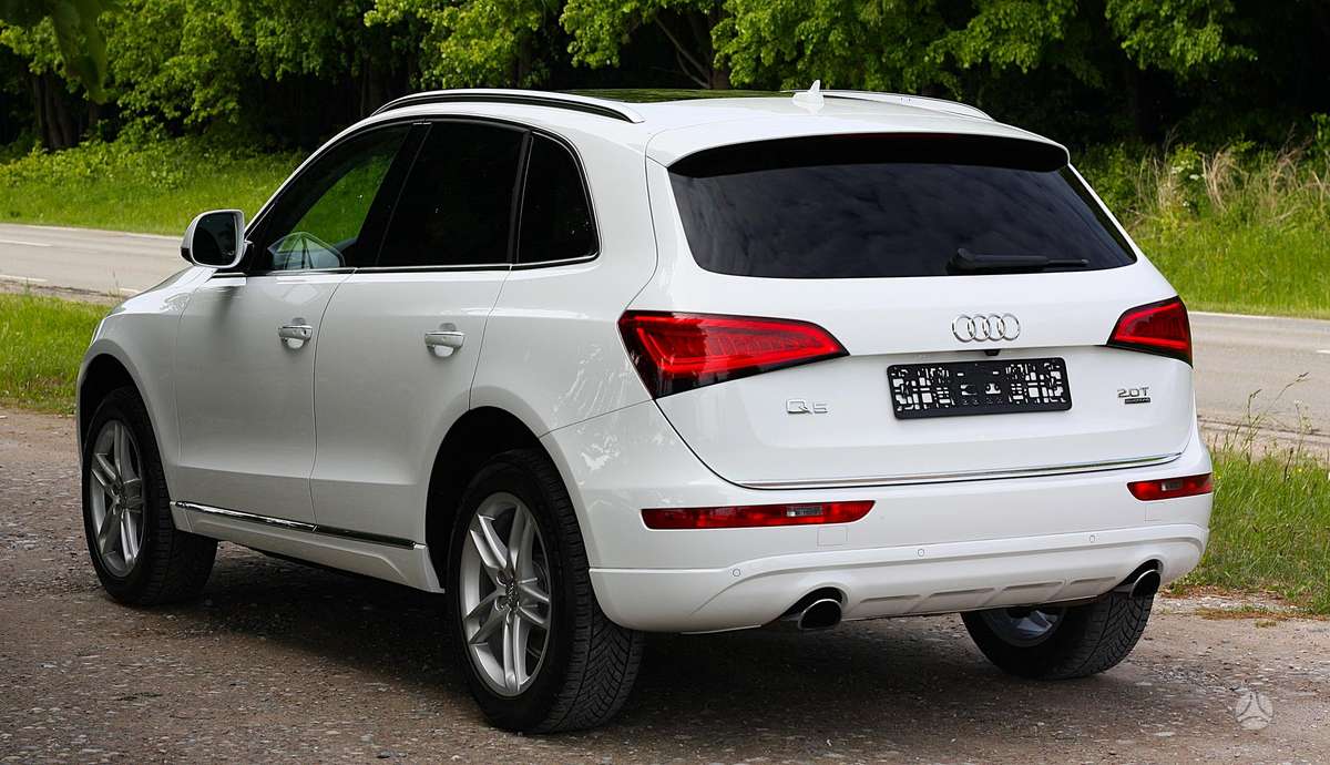 Audi Q5, 2.0 l., off-road / crossover
