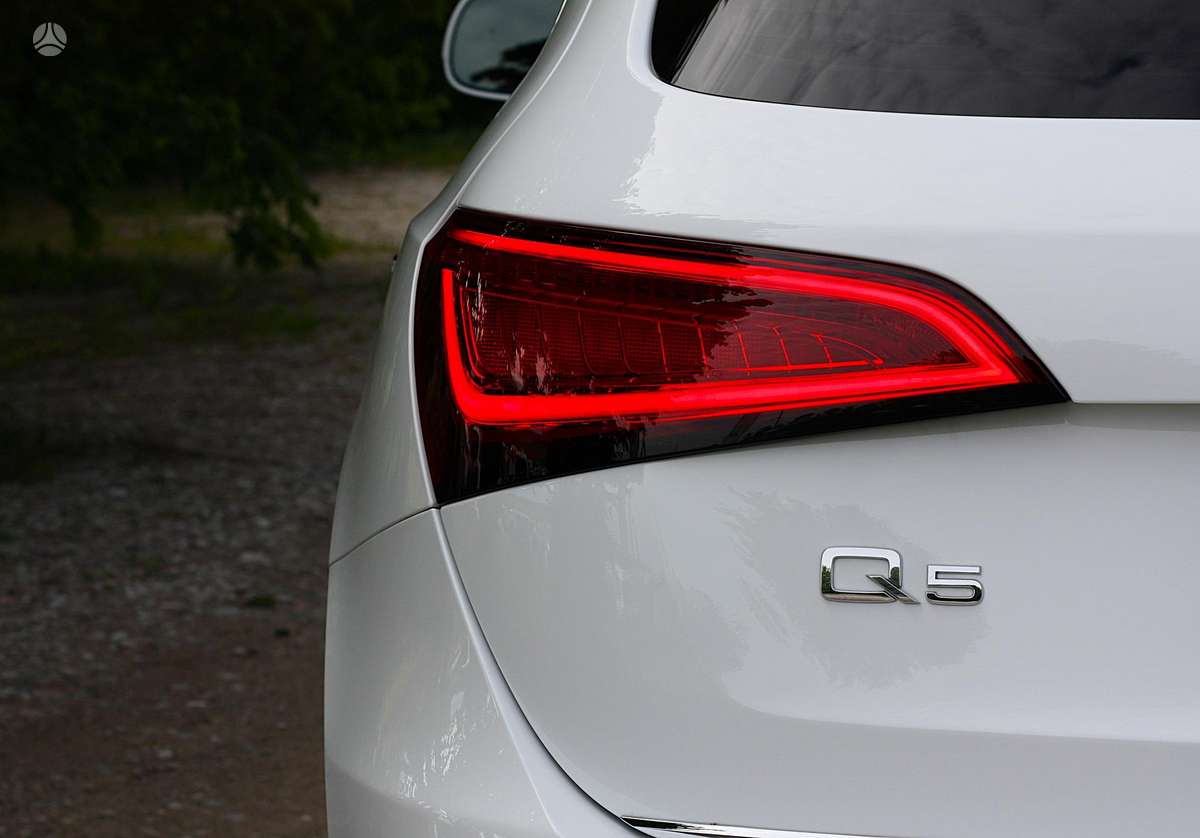 Audi Q5, 2.0 l., off-road / crossover