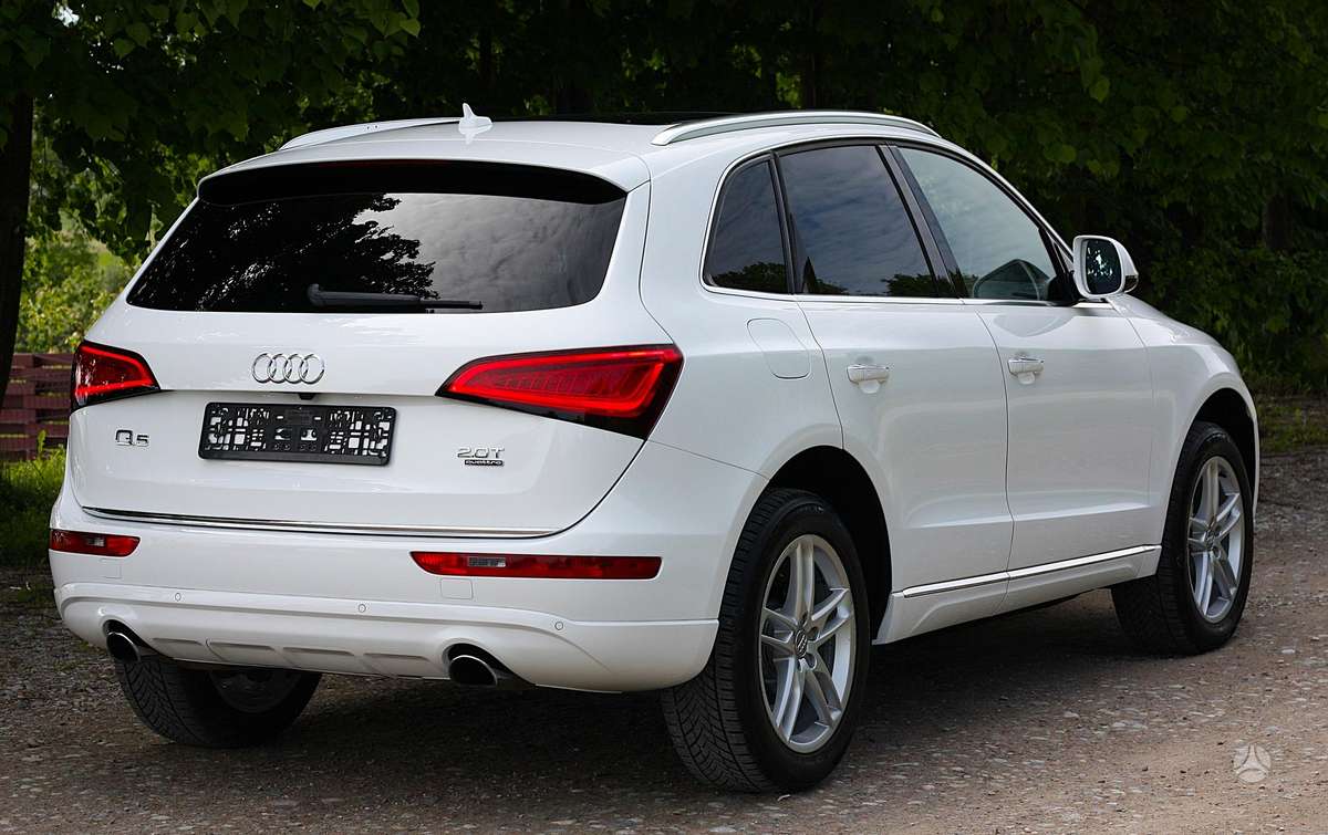 Audi Q5, 2.0 l., off-road / crossover