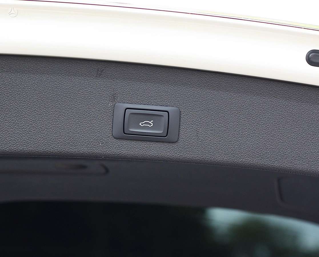 Audi Q5, 2.0 l., off-road / crossover