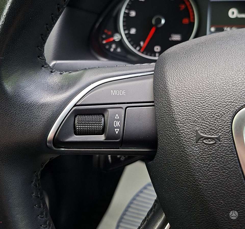 Audi Q5, 2.0 l., off-road / crossover