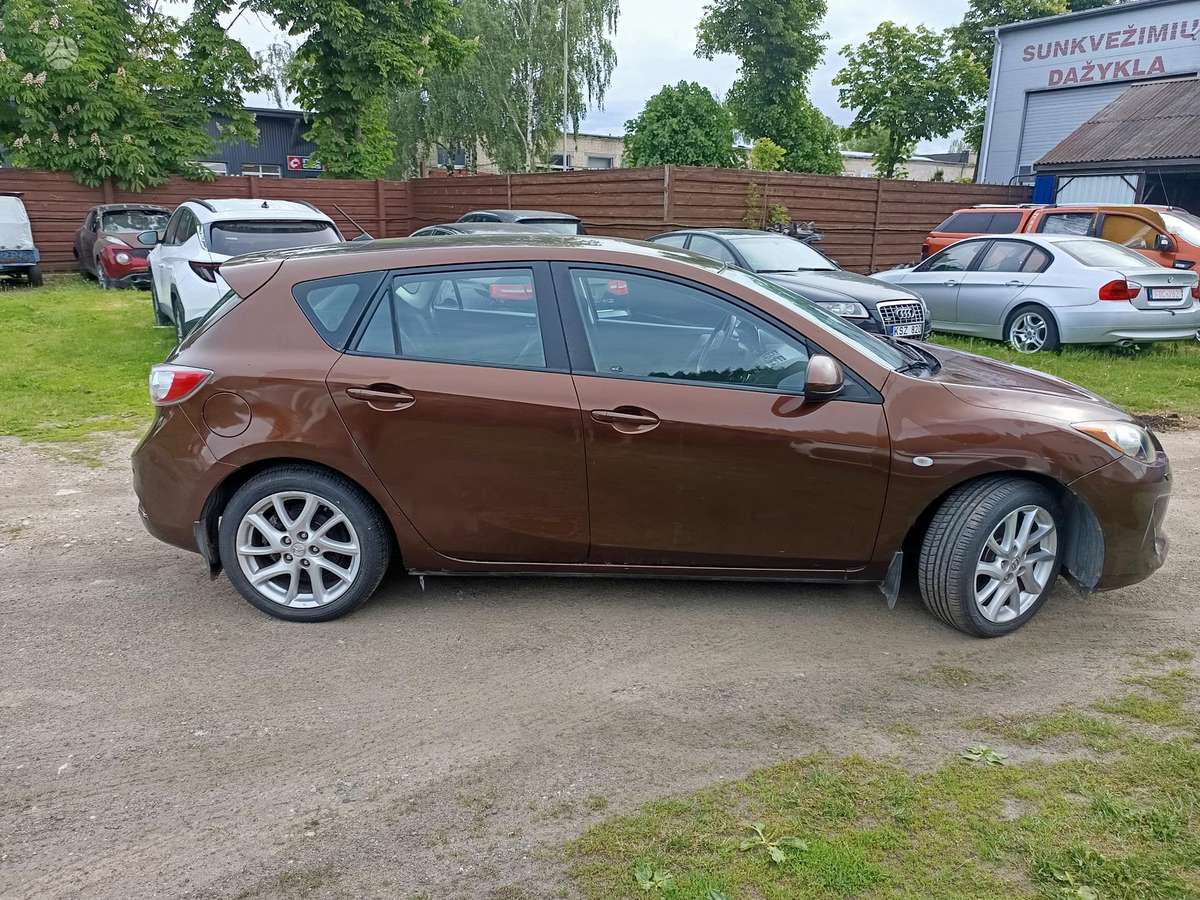 Mazda 3, 2.0 l., hatchback