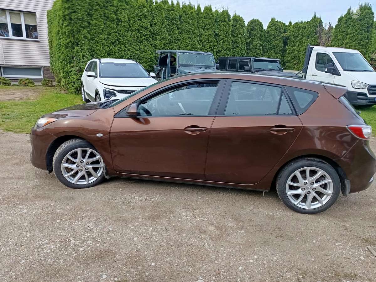 Mazda 3, 2.0 l., hatchback