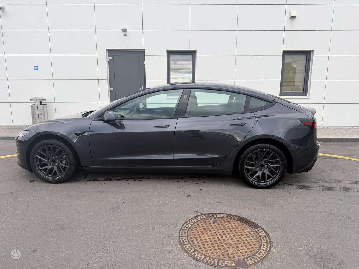 Tesla Model 3, 60 kWh, hatchback