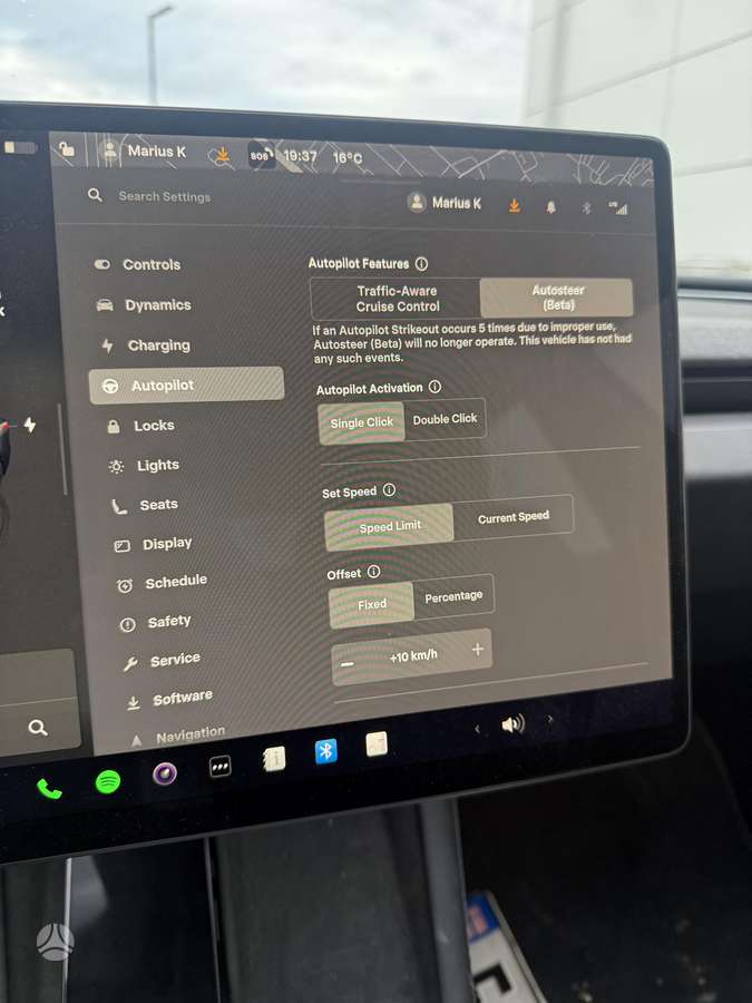 Tesla Model 3, 60 kWh, hatchback