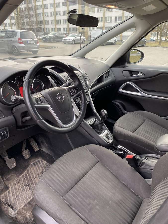 Opel Zafira Tourer, Минивэн
