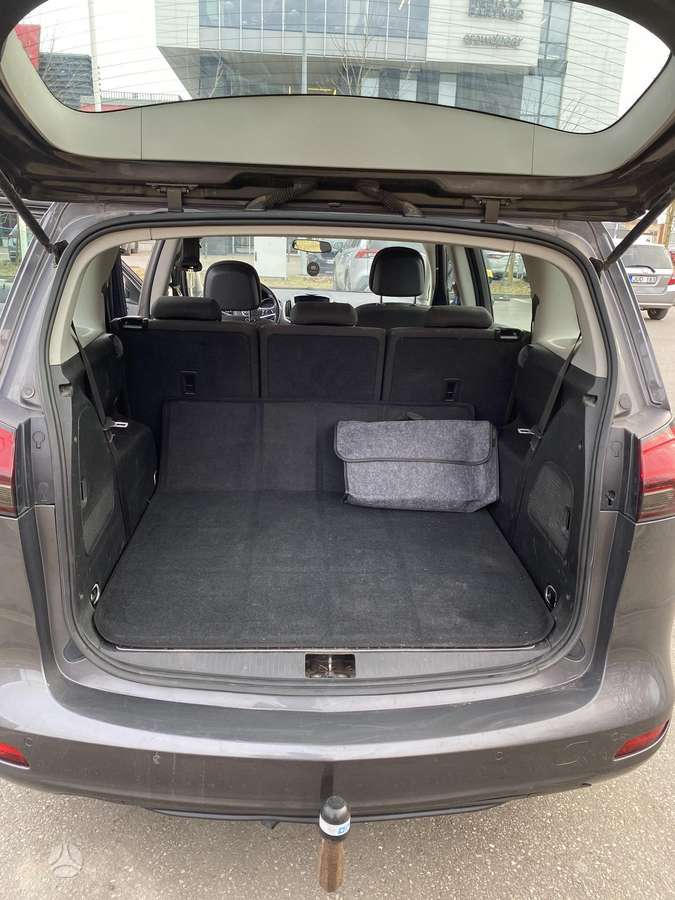Opel Zafira Tourer, Минивэн