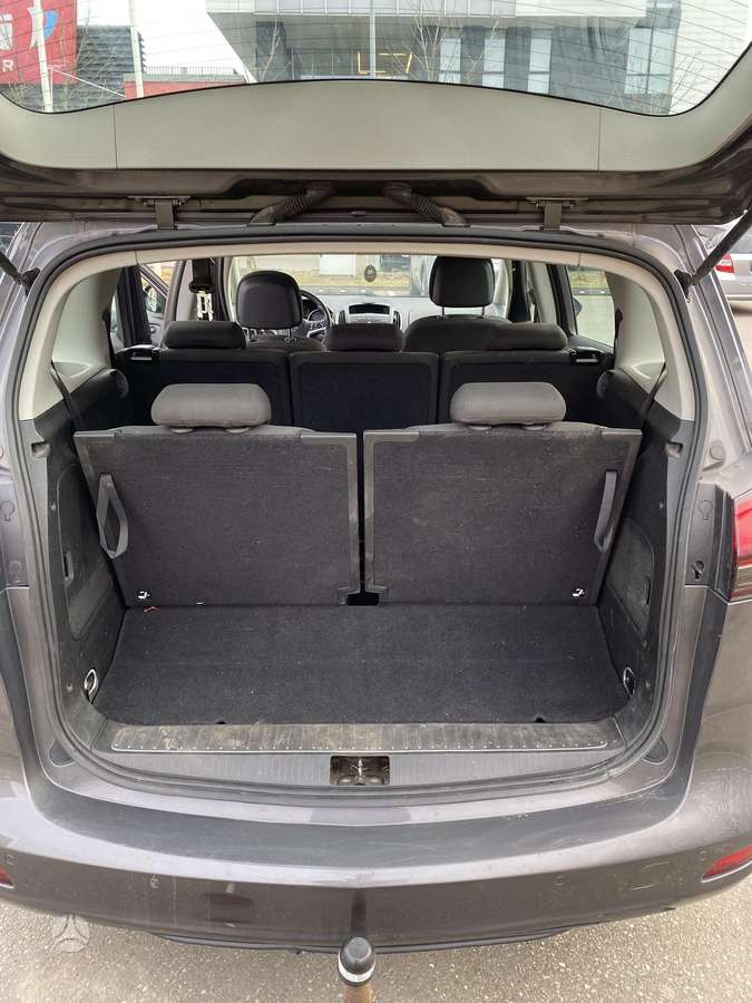 Opel Zafira Tourer, Минивэн