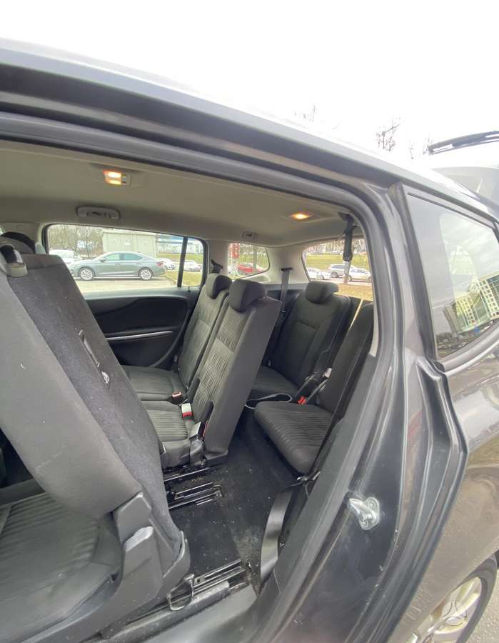 Opel Zafira Tourer, Минивэн