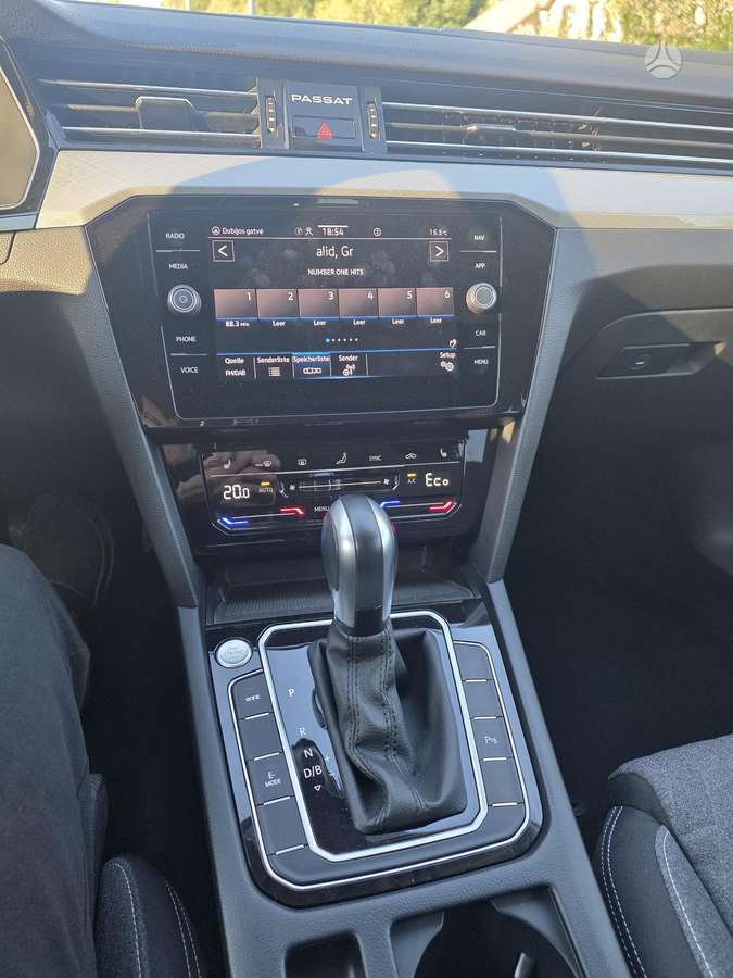 Volkswagen Passat - 12