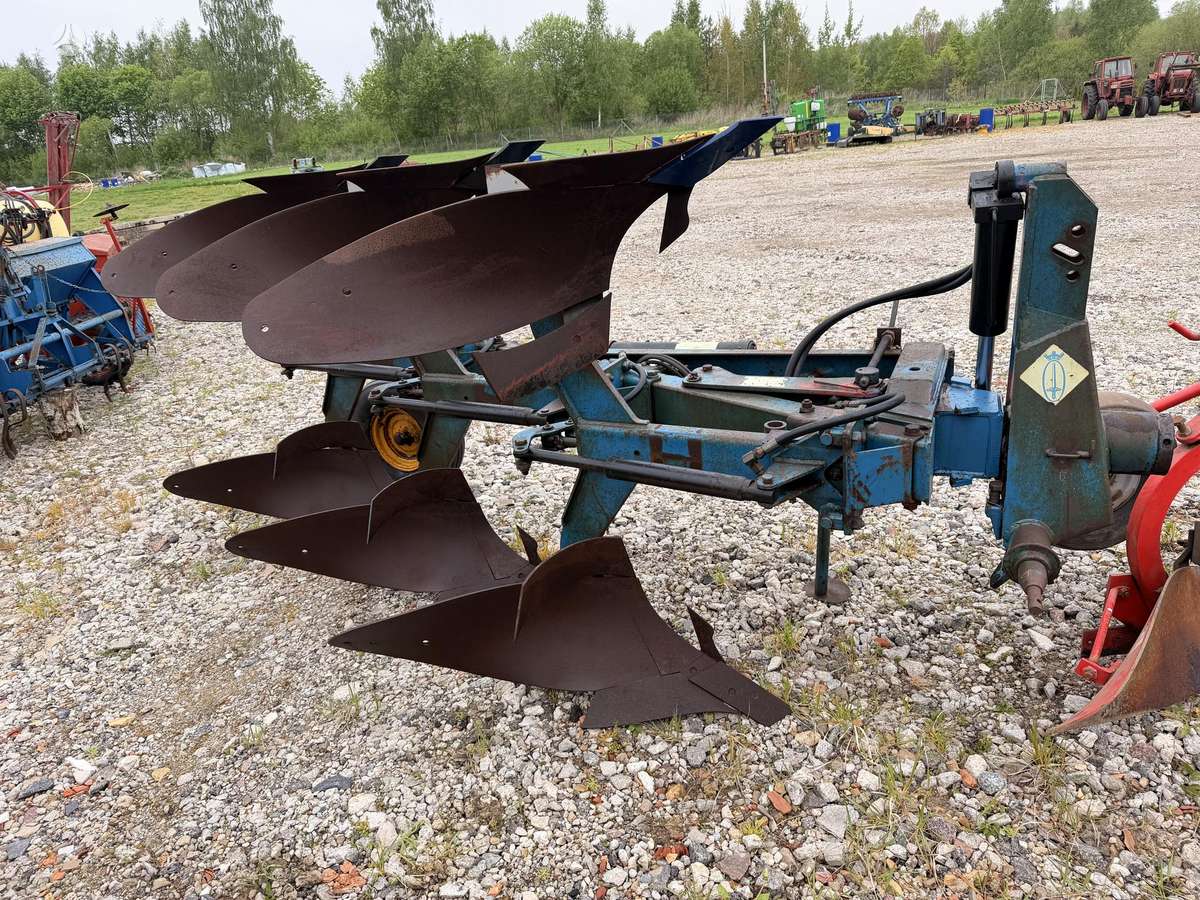 Överum CV 3x3, plūgai