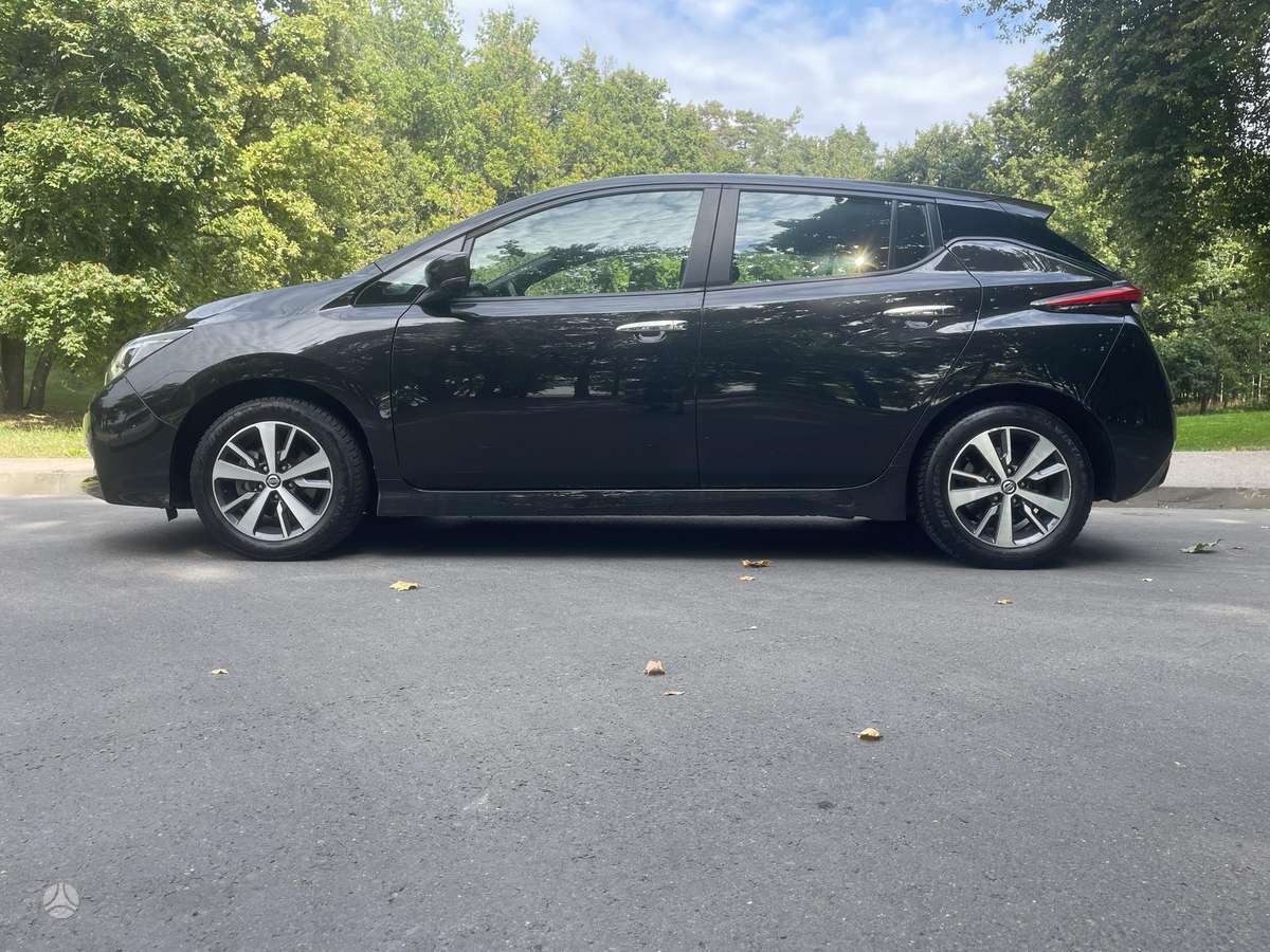 Nissan Leaf, 40 kWh, hatchback