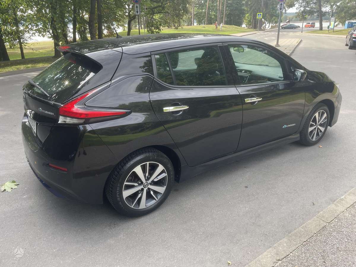 Nissan Leaf, 40 kWh, hatchback