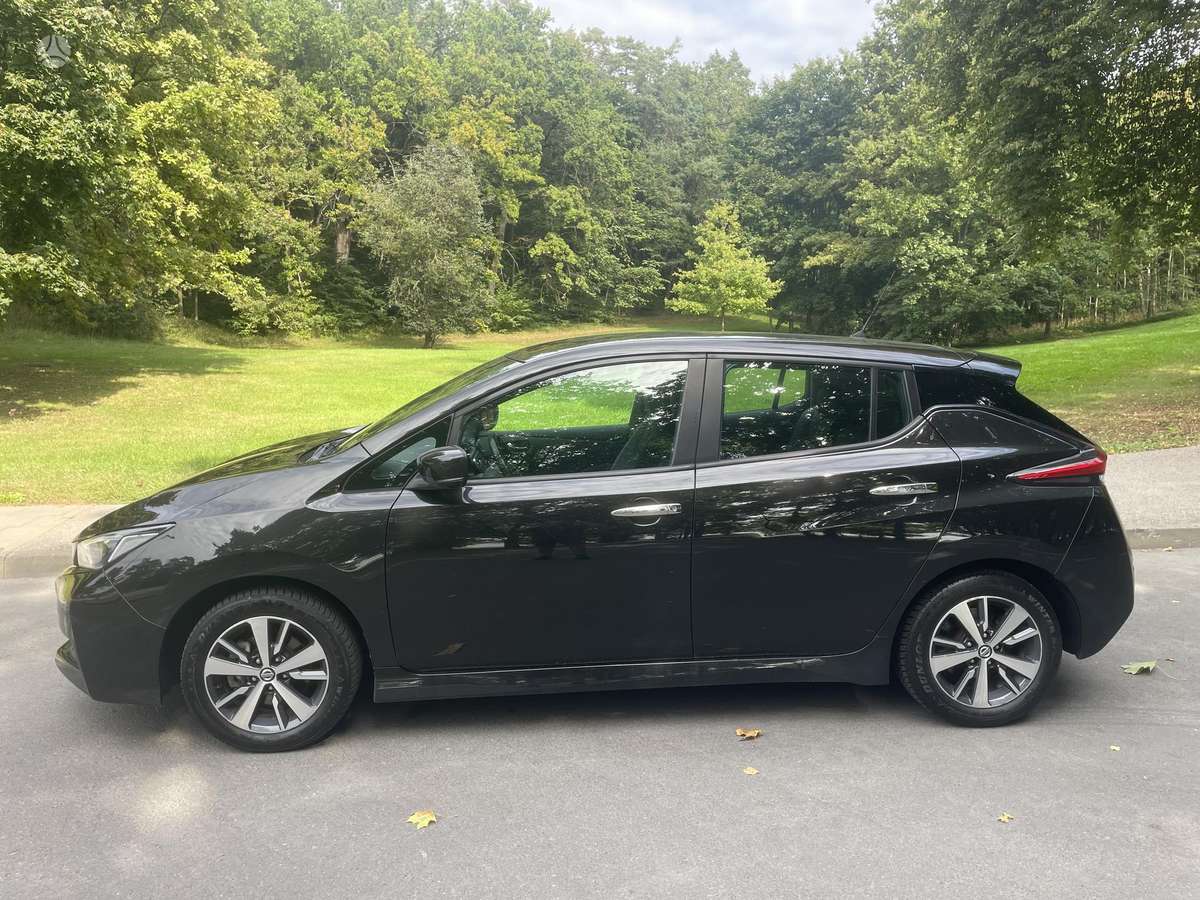 Nissan Leaf, 40 kWh, hatchback