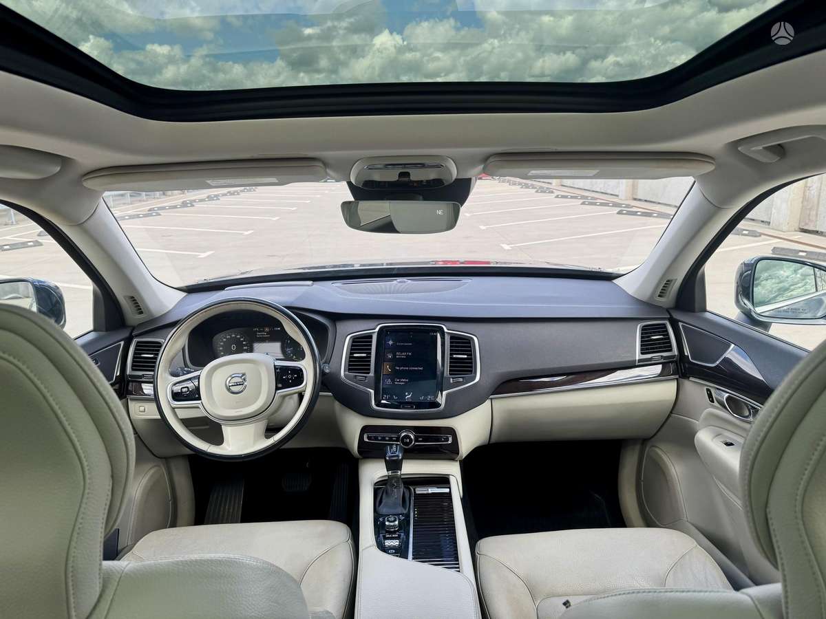 Volvo XC90 - 11