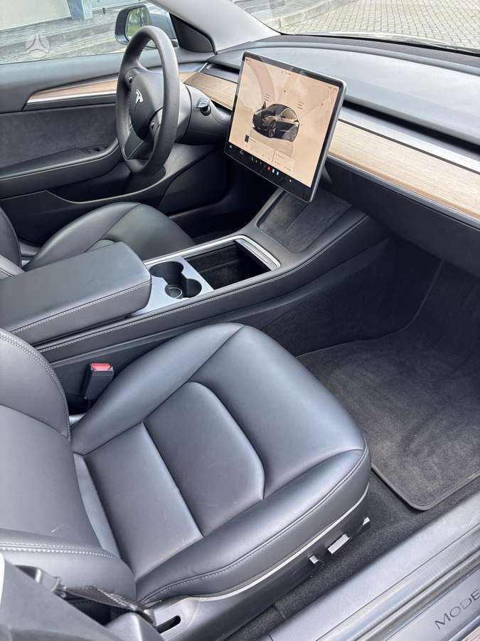 Tesla Model 3, 60 кВт·ч, Седан