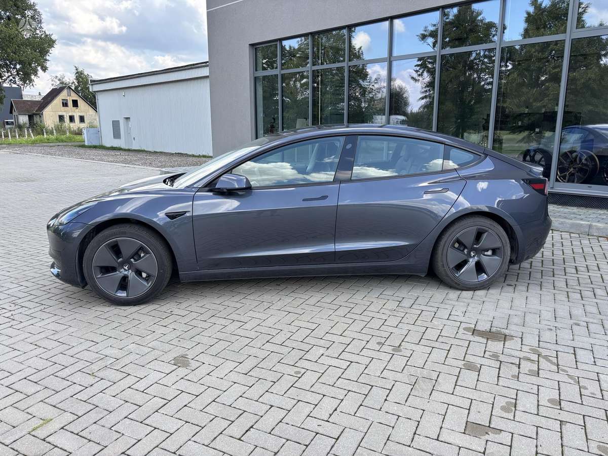 Tesla Model 3, 60 кВт·ч, Седан