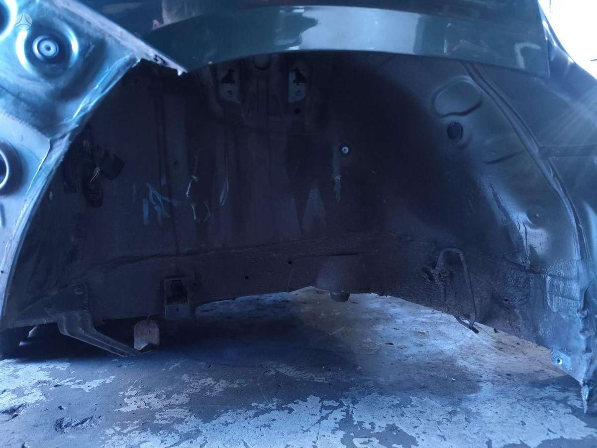Skoda Karoq hood (front, rear)