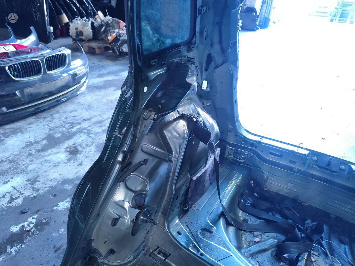 Skoda Karoq hood (front, rear)