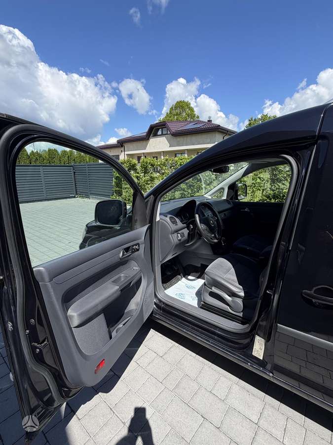 Volkswagen Caddy Maxi - 8