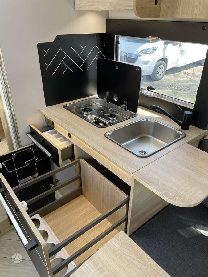 CHALLANGER 318 Graphite Edition A/T, campers
