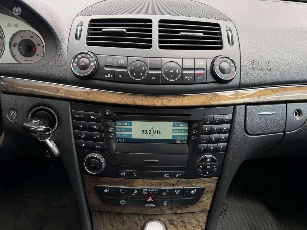 Mercedes-Benz E320, Универсал