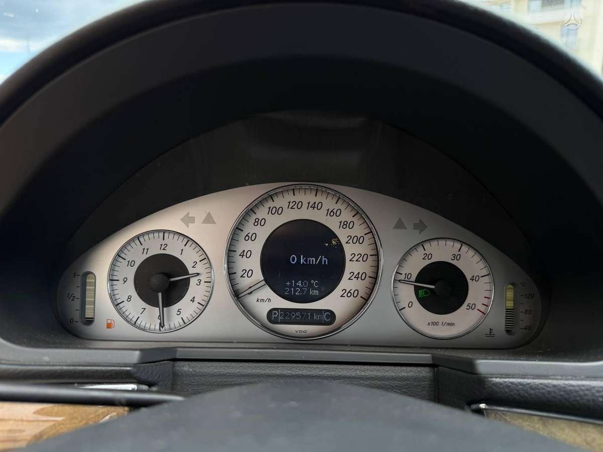 Mercedes-Benz E320, Универсал