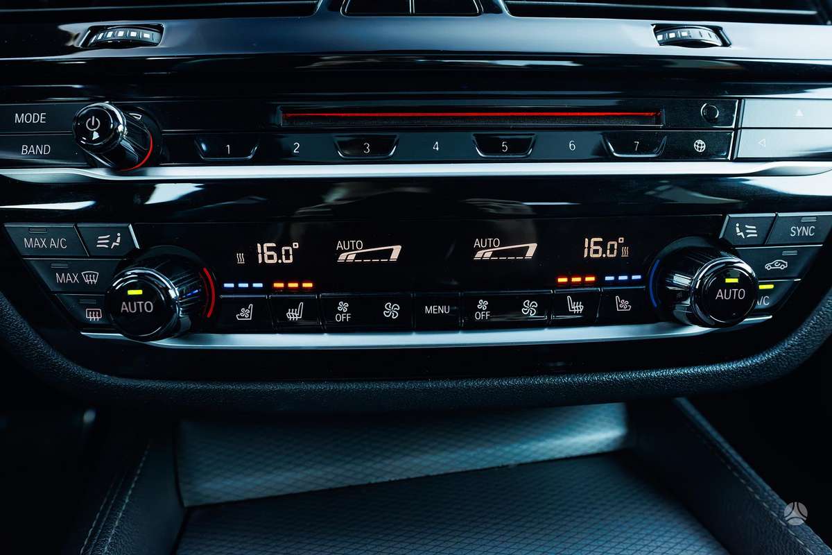 BMW M550, 4.4 l., Седан