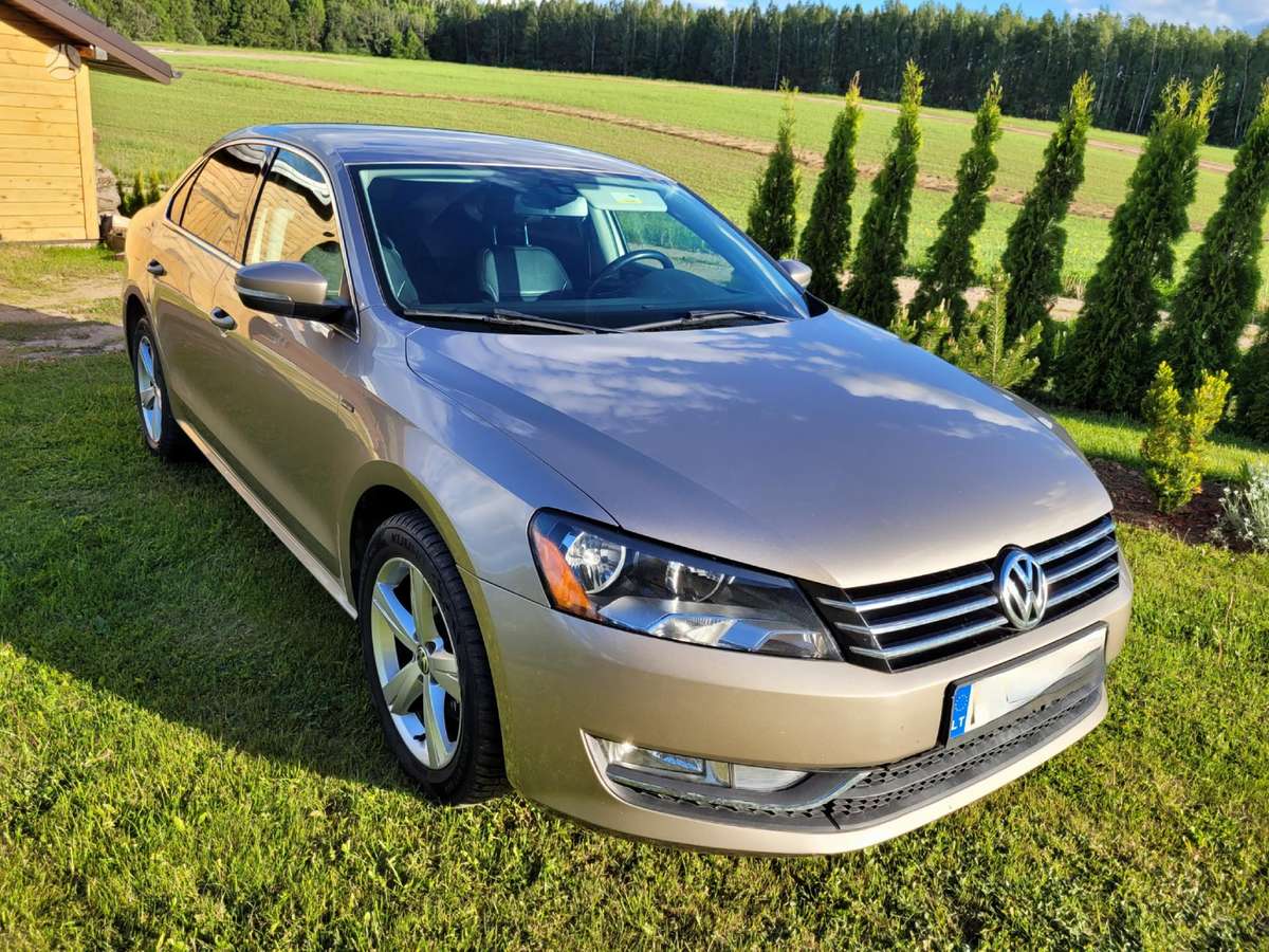 Volkswagen Passat - 4