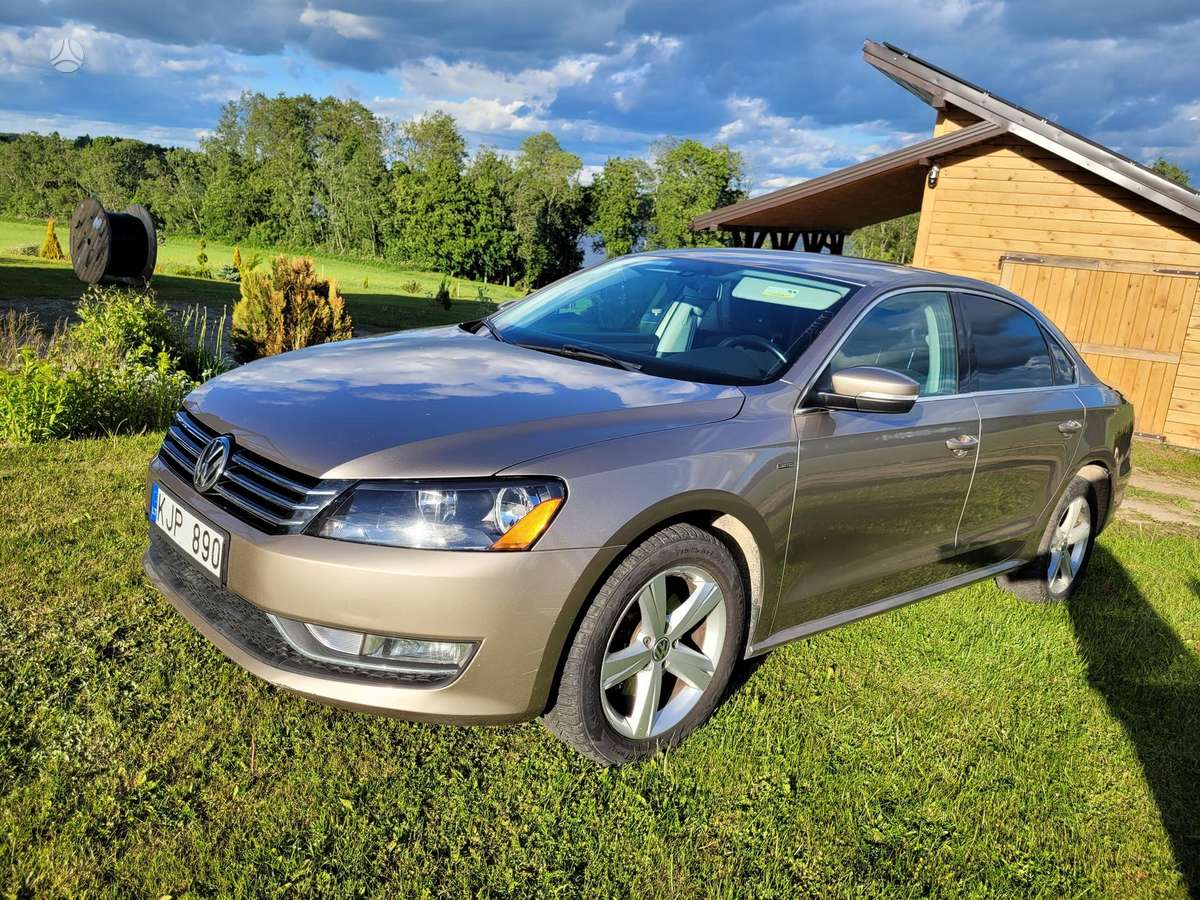 Volkswagen Passat - 2