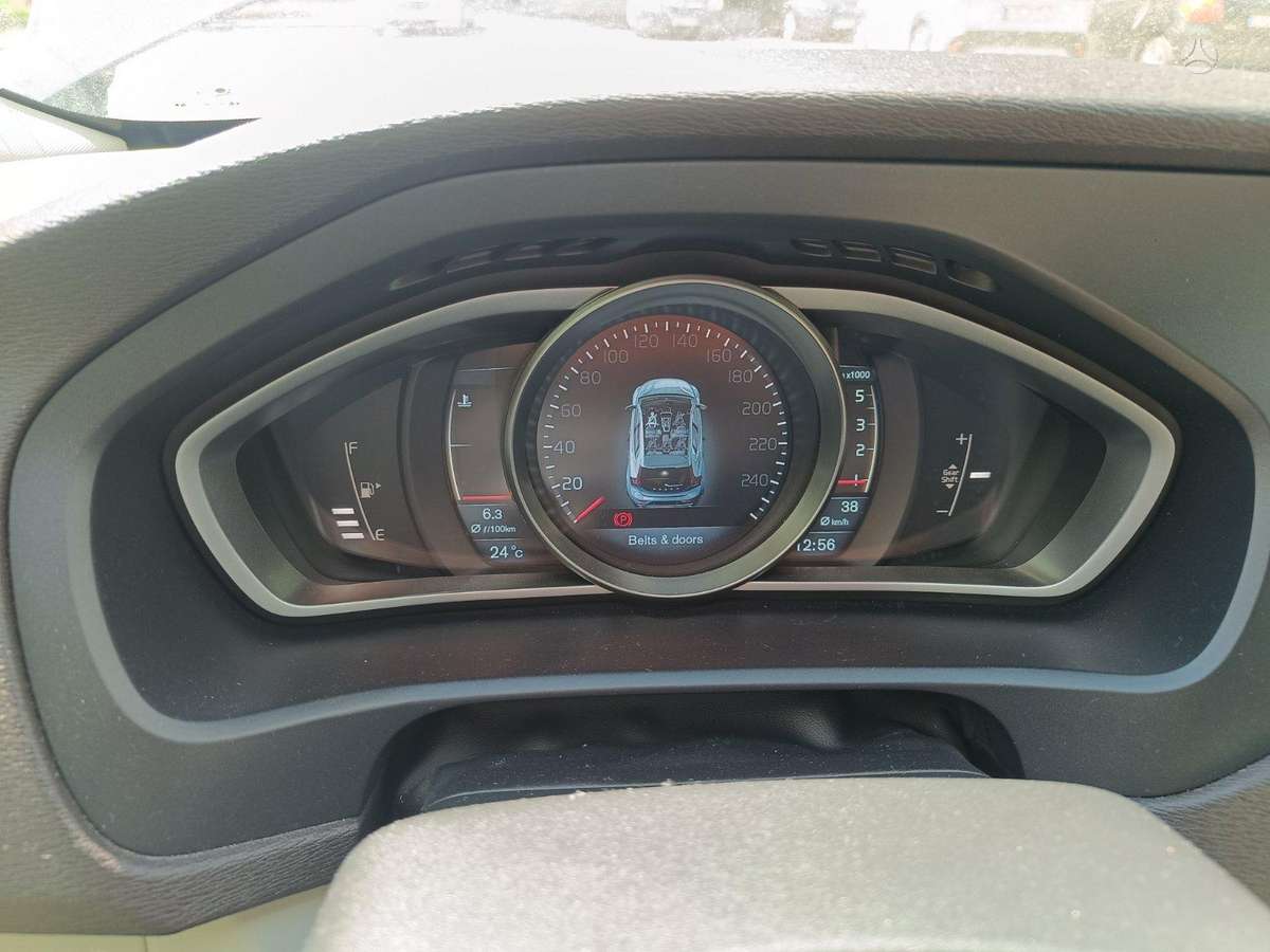 Volvo V40, 1.6 l., hatchback