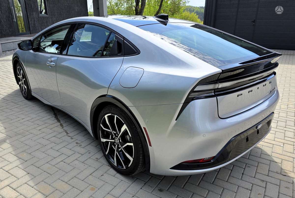 Toyota Prius - 8