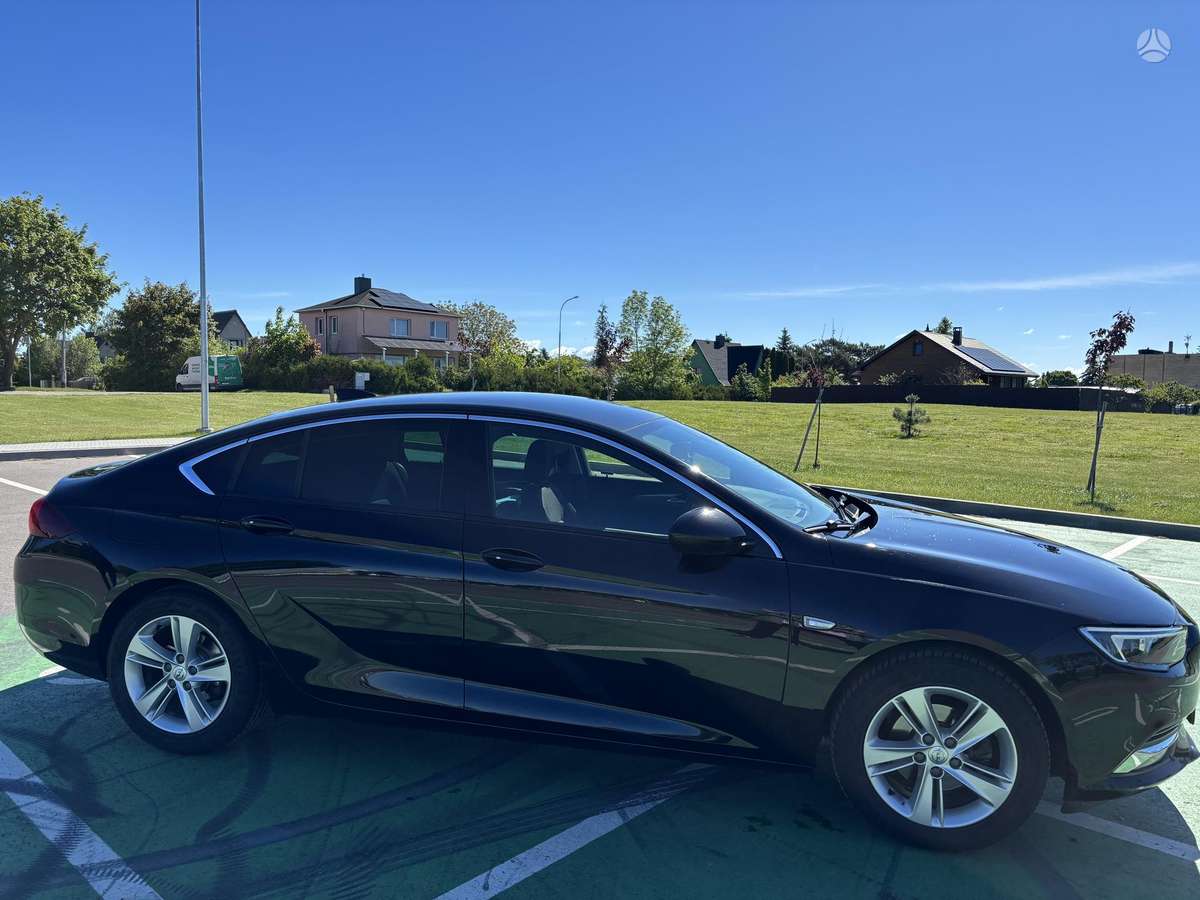 Opel Insignia, 1.5 l., Хэтчбек