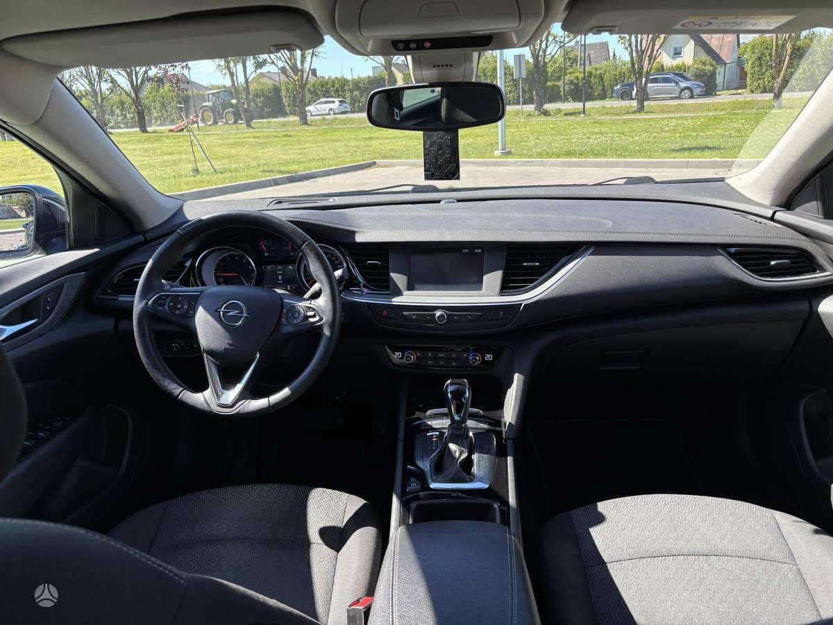 Opel Insignia, 1.5 l., Хэтчбек