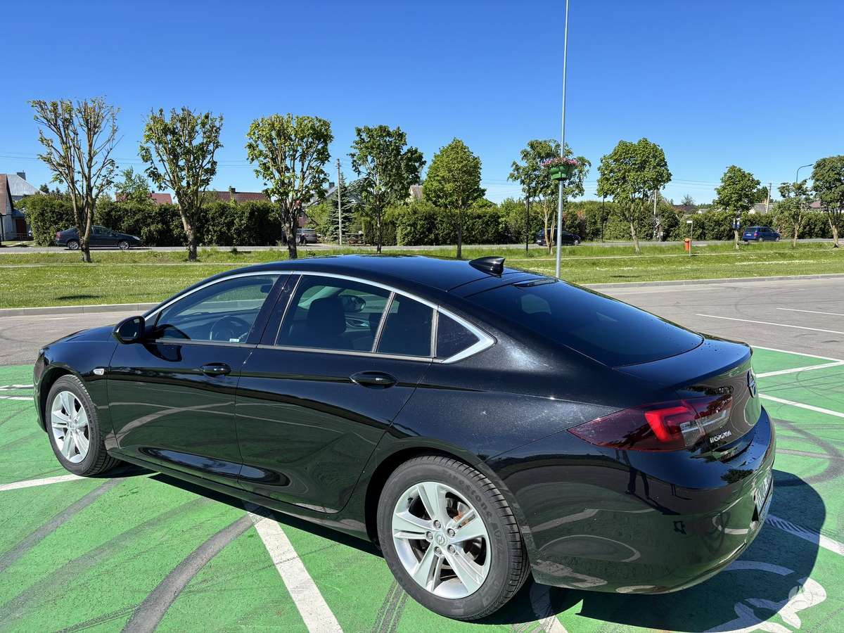 Opel Insignia, 1.5 l., Хэтчбек