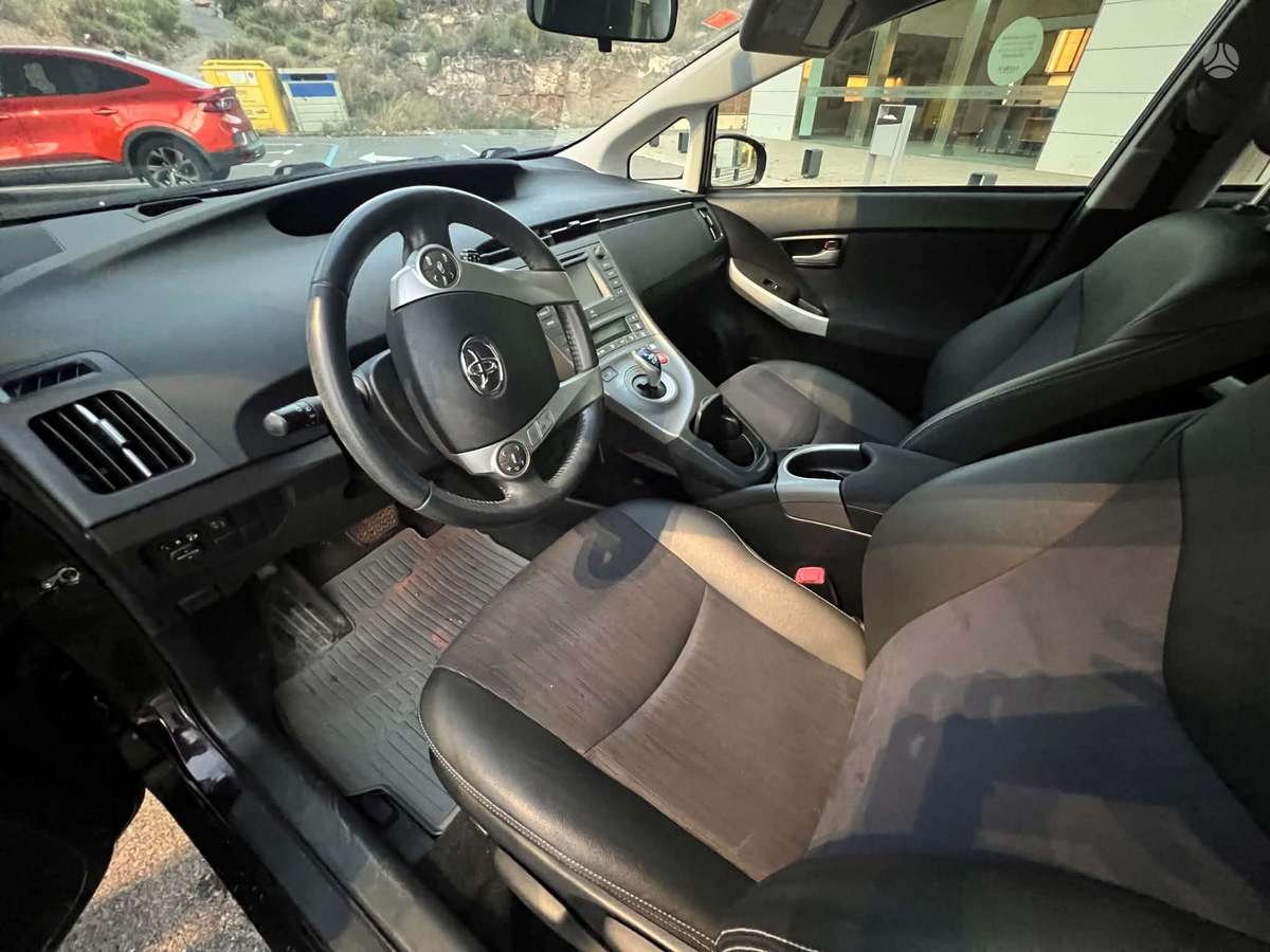 Toyota Prius, hatchback