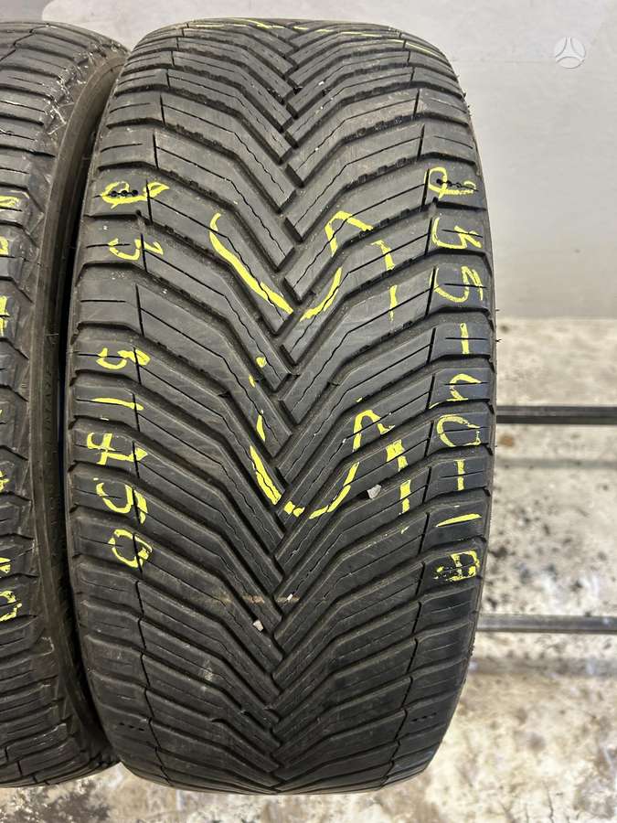 Michelin Cross Climate 2, universalios 235/40 R19