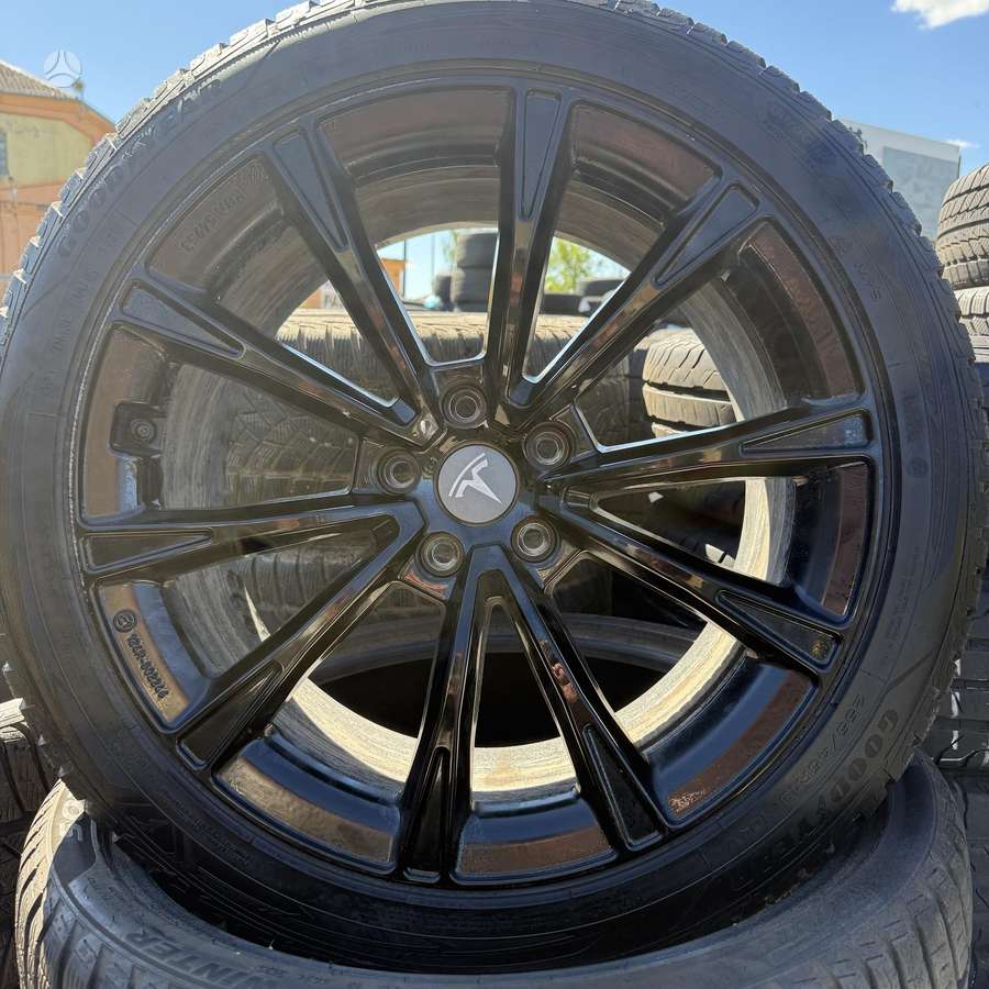 TESLA Model Y, light alloy, R19