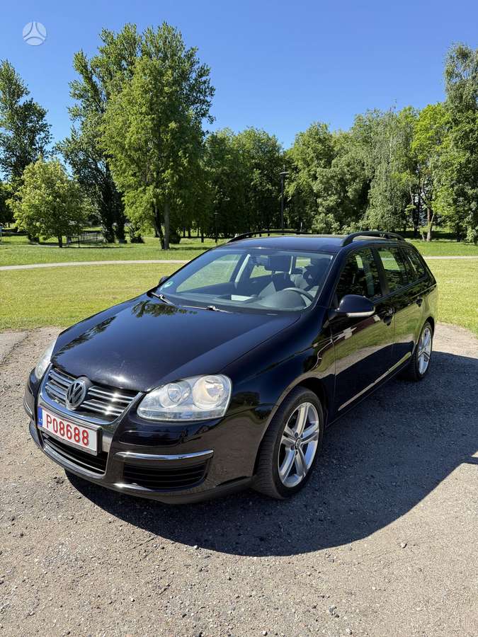 Volkswagen Golf - 1