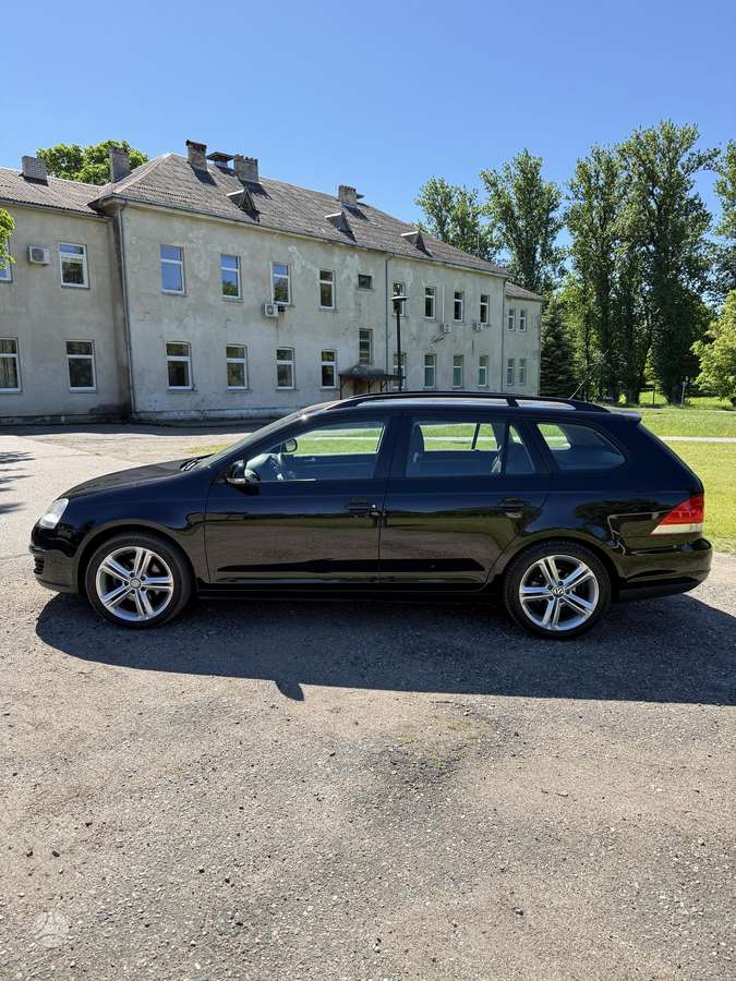 Volkswagen Golf - 2