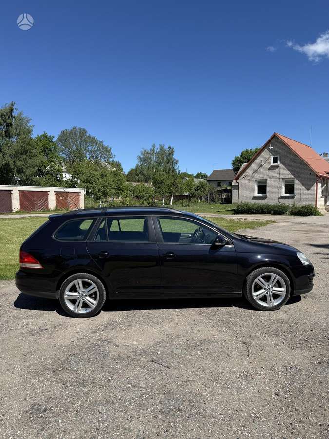 Volkswagen Golf - 6