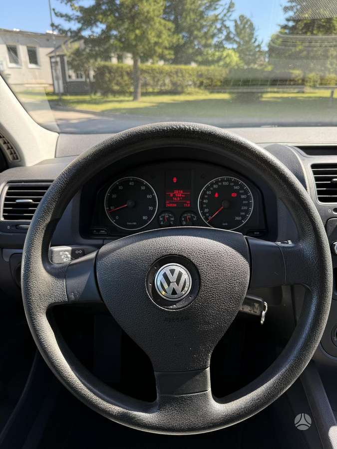 Volkswagen Golf - 10
