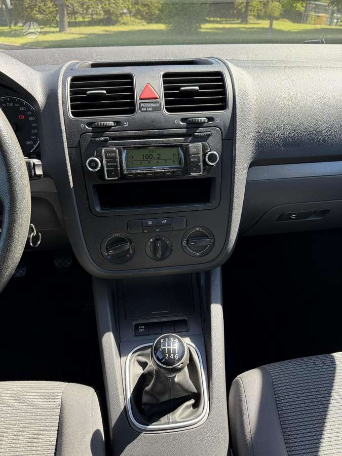 Volkswagen Golf - 11